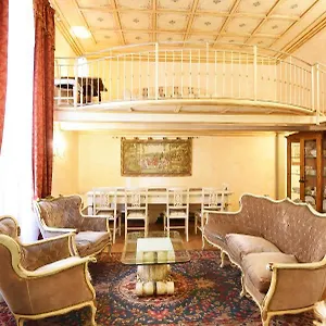 Apartment Italian Experience-suite Medici Loft 8, Florence