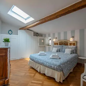 Apartment Romantic And Charming, Florence