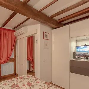 Apartment Sitornino, Florence