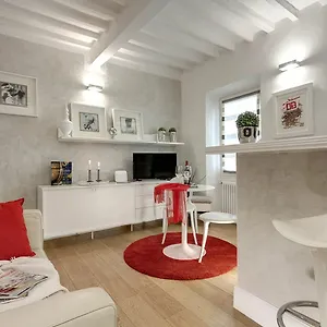 Apartment Dado By Mamo, Florence